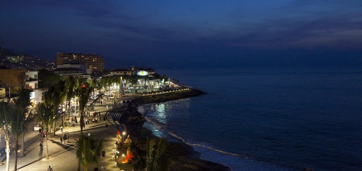 new-malecon-boardwalk-in-puerto-vallarta